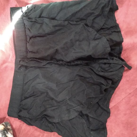 Hollister shorts - Picture 3 of 4